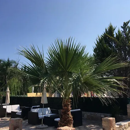 Almyra Village מלון אדיפסוס