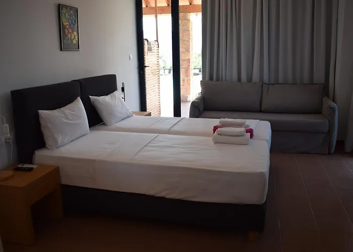 Almyra Village Edipsos